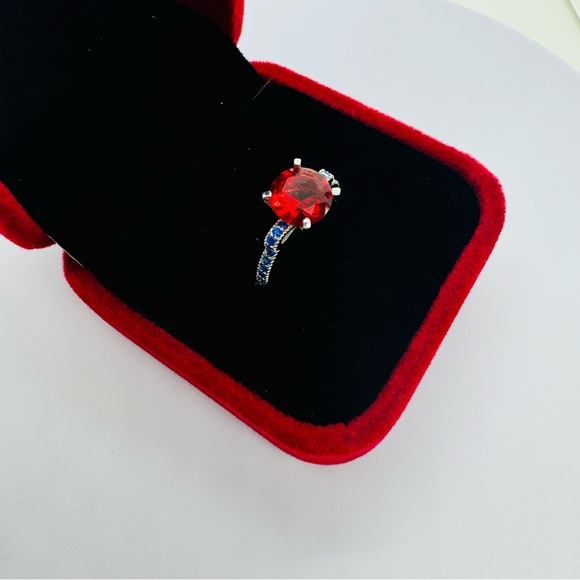 Elegant Red Garnet and Blue Sapphire Ring - Picture 3 of 7